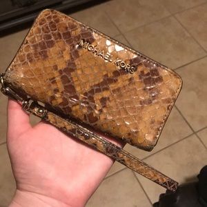 Michael kors wallet